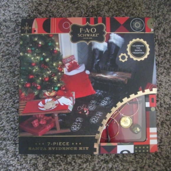FAO Schwartz 7-Piece Santa Evidence Kit - Picture 1 of 2